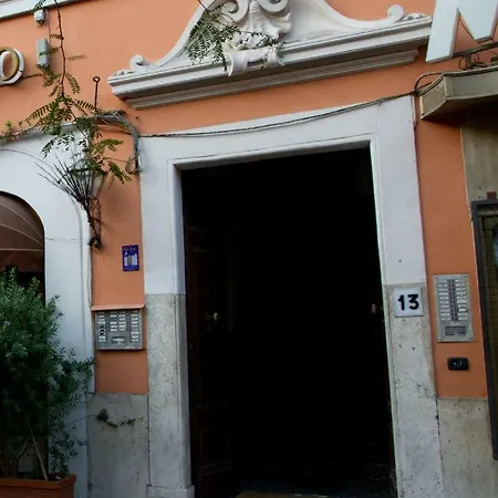 Gaudi Πανσιόν 3*